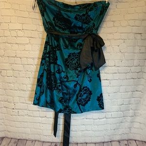 Torrid strapless green satin dress, 26